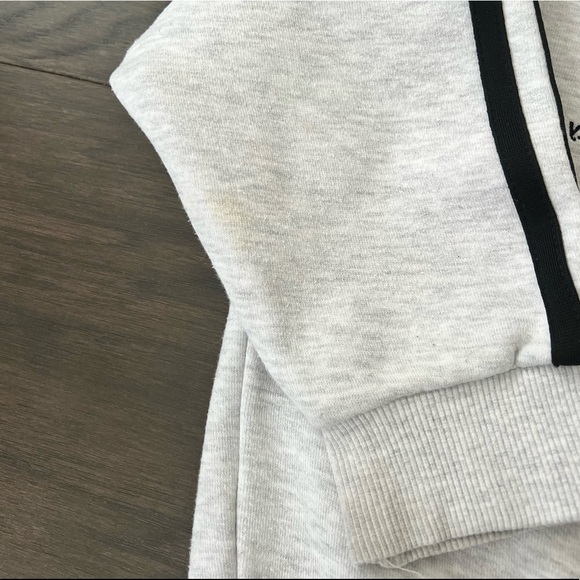 Kid Age 3-4 Sweatshirt - Picture 10 of 10